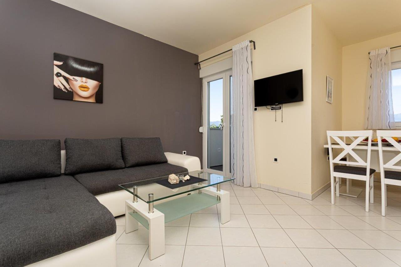 Domagoj D&D, Baska Apartment Luaran gambar