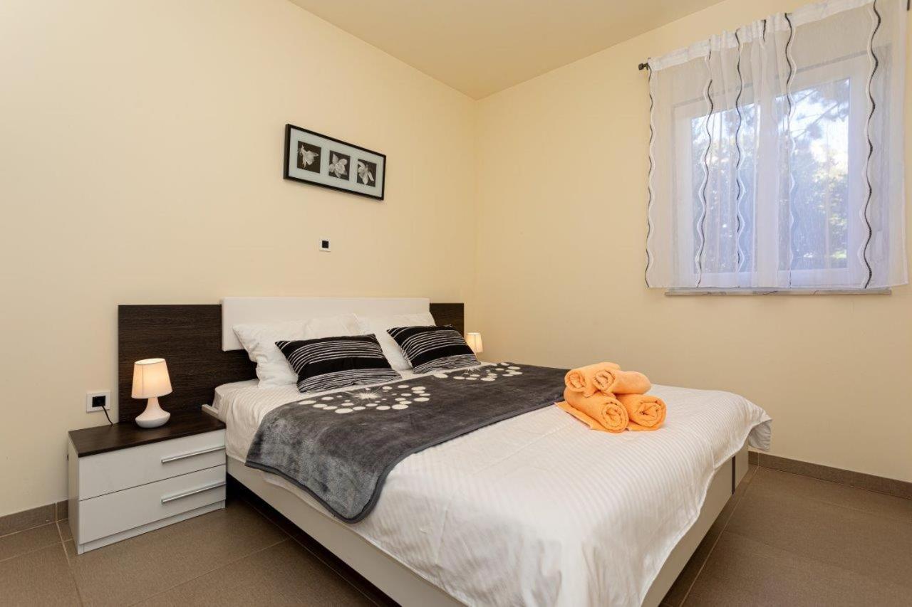 Domagoj D&D, Baska Apartment Luaran gambar