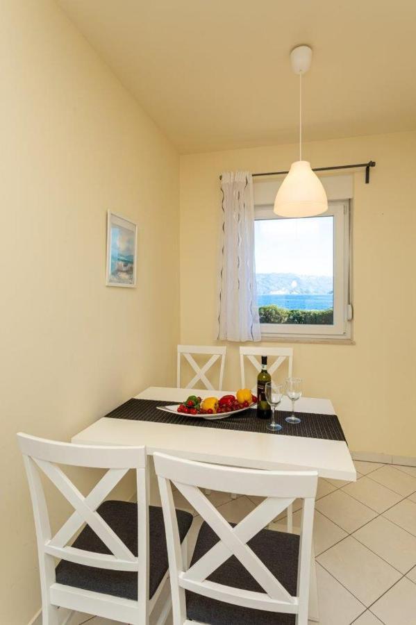 Domagoj D&D, Baska Apartment Luaran gambar