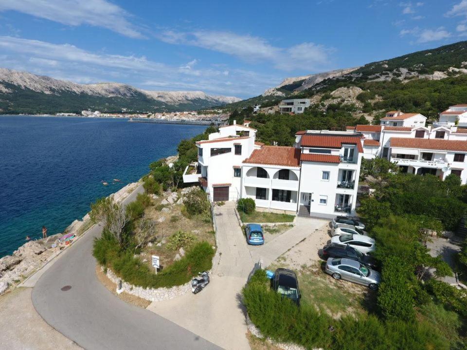 Domagoj D&D, Baska Apartment Luaran gambar