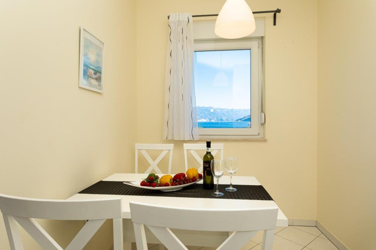 Domagoj D&D, Baska Apartment Luaran gambar