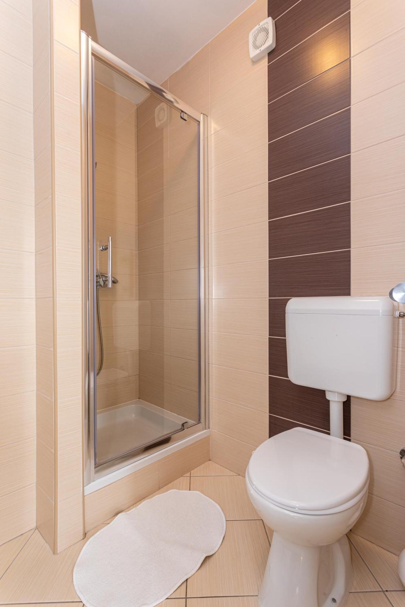 Domagoj D&D, Baska Apartment Luaran gambar
