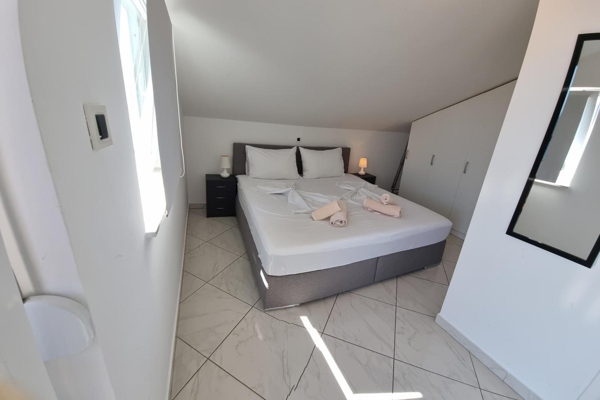 Domagoj D&D, Baska Apartment Luaran gambar