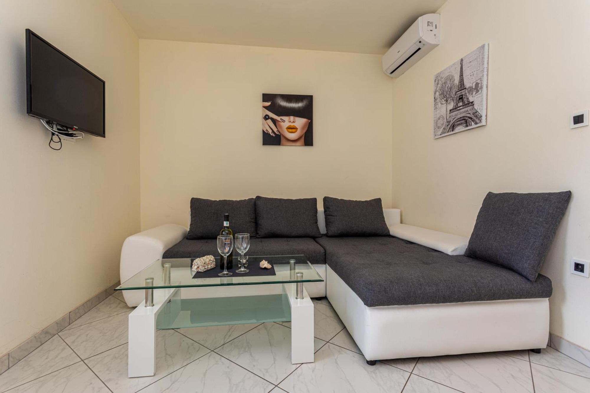 Domagoj D&D, Baska Apartment Luaran gambar