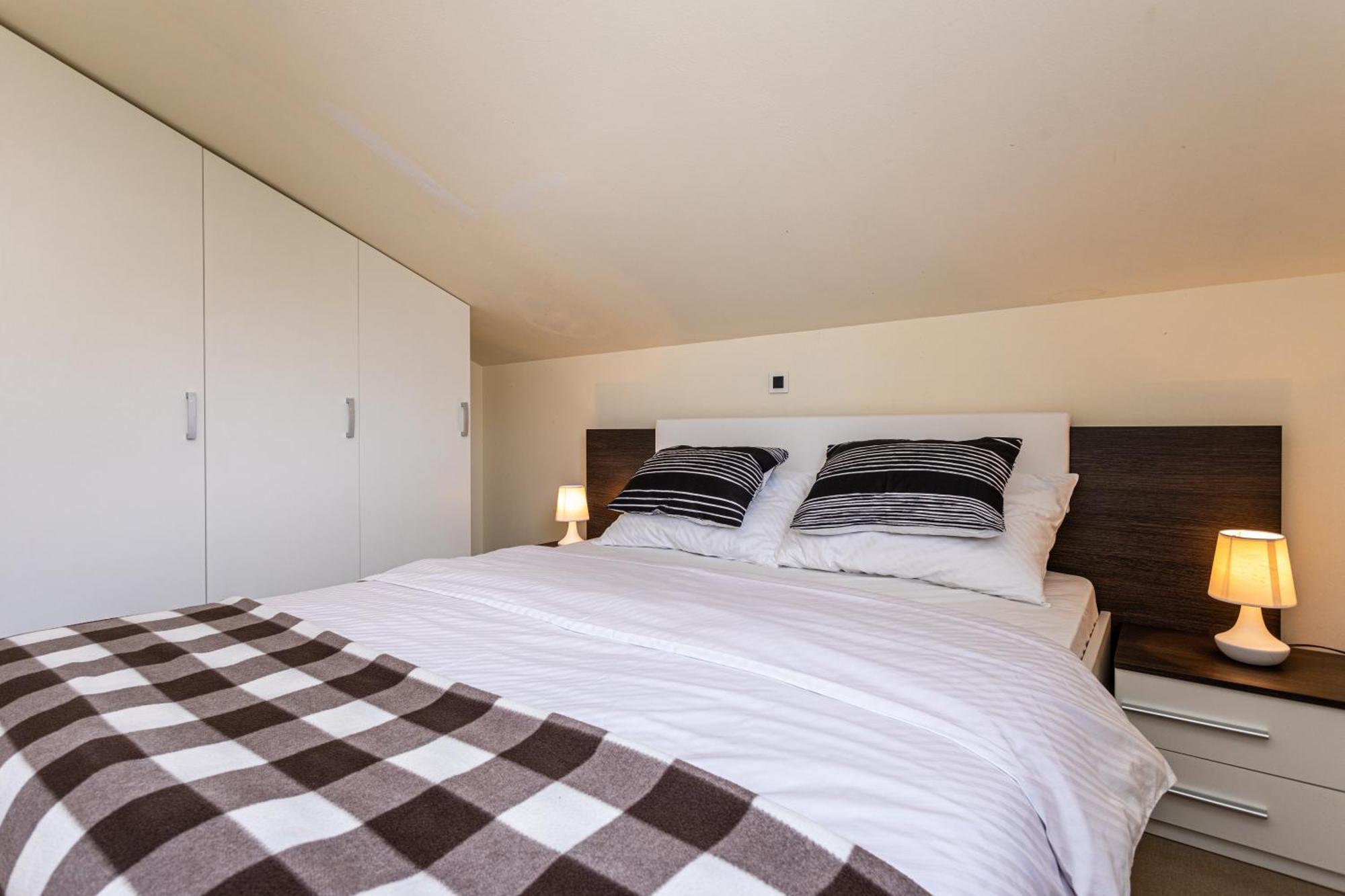Domagoj D&D, Baska Apartment Luaran gambar